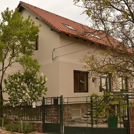 Holdfeny Vendeghaz بيت ضيافة Balatonalmádi